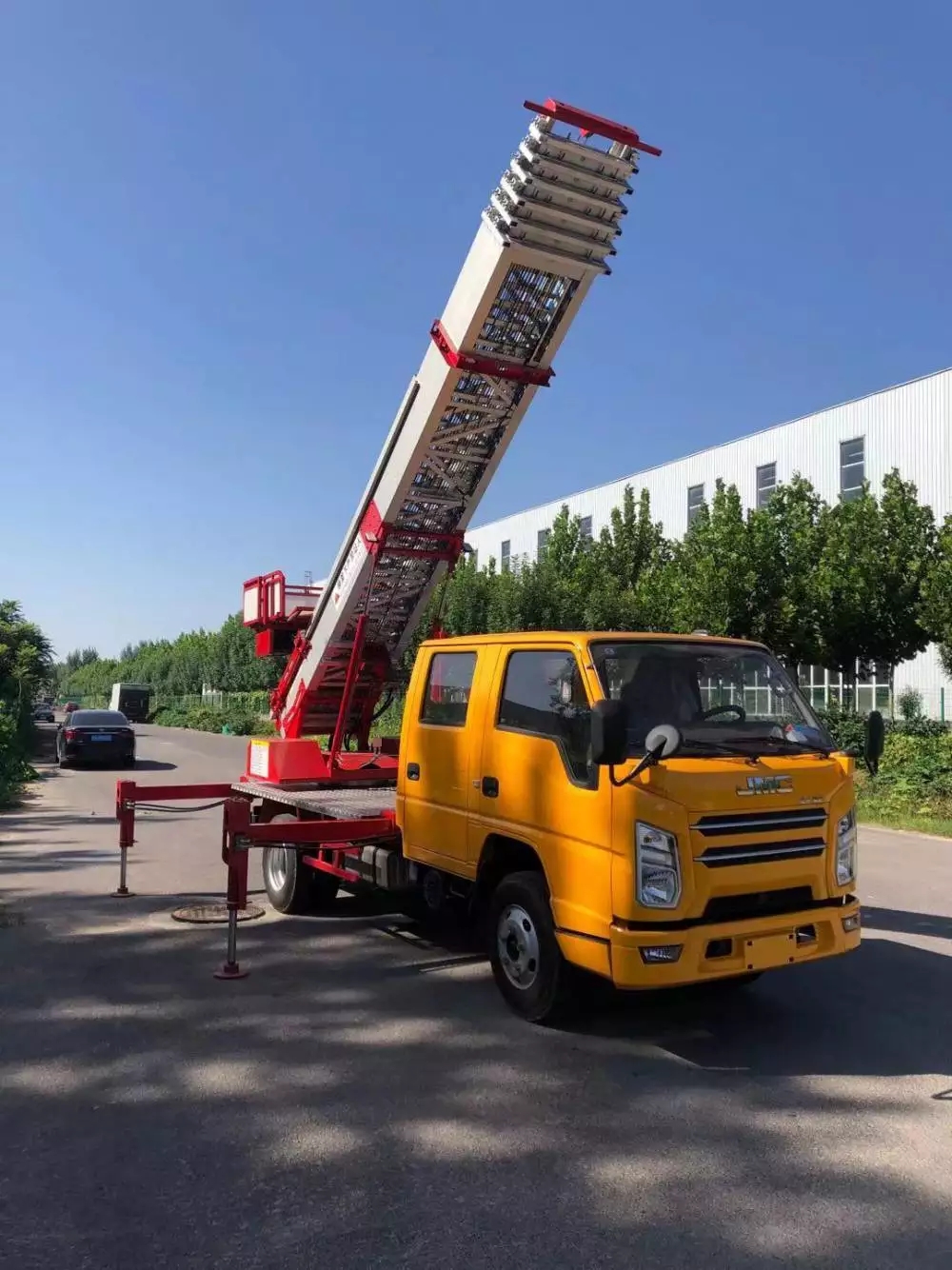 南海附近的云梯车出租服务：轻松解决高空作业需求