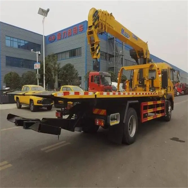 南海附近小随车吊出租电话，轻松解决搬运烦恼