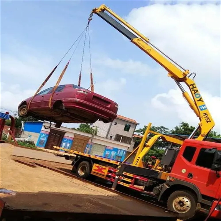 南海吊车吊汽车的正确方法